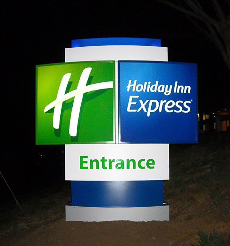 holiday inn express pylon sign ct