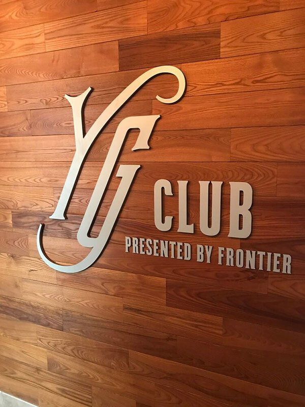 yg club interior signage