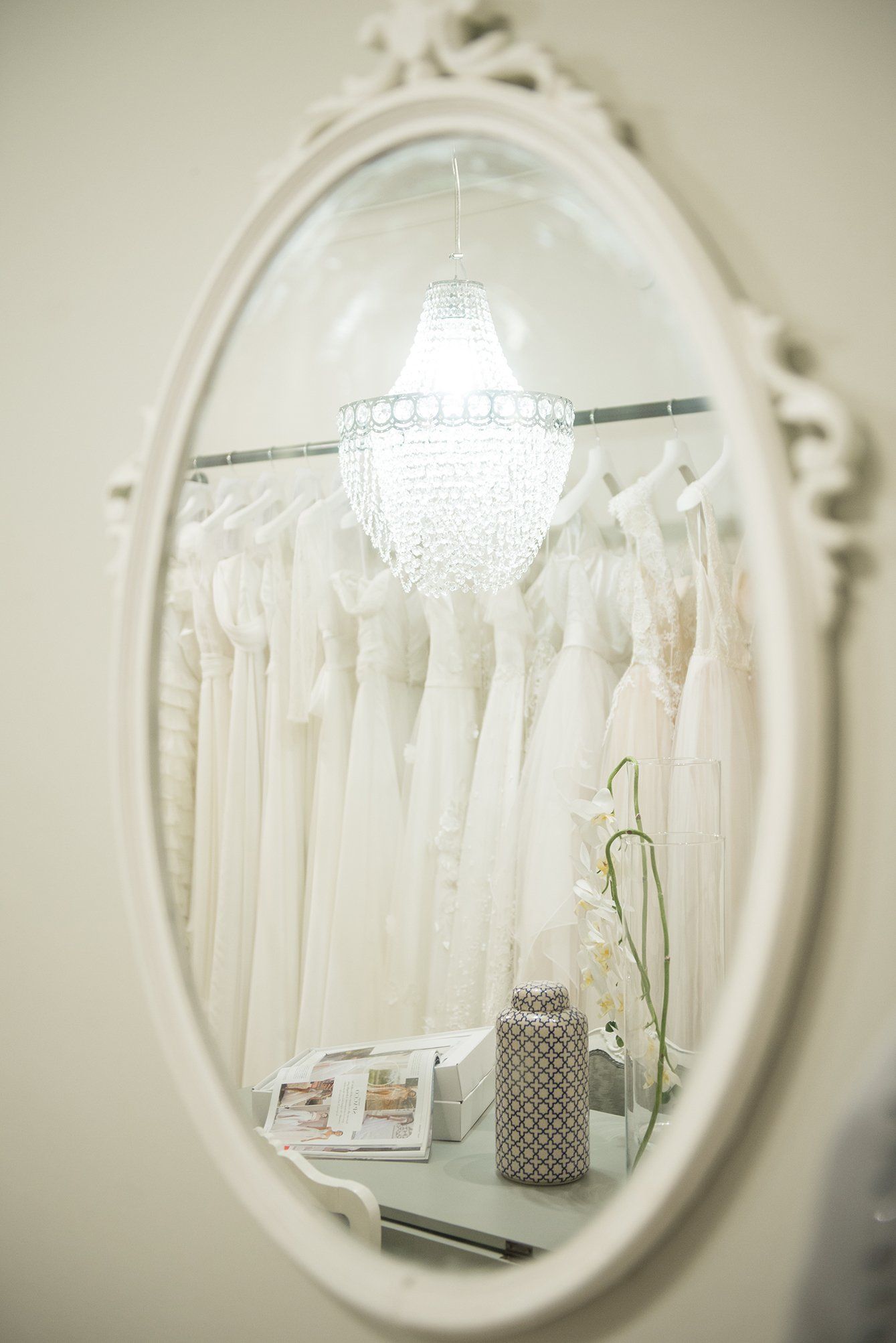 specchio in un negozio di abiti da sposa a Palermo