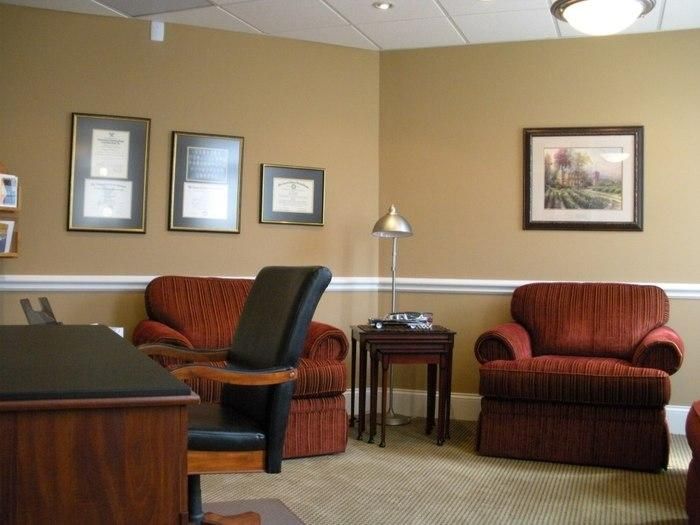 Hearne Funeral Home Inc seating area