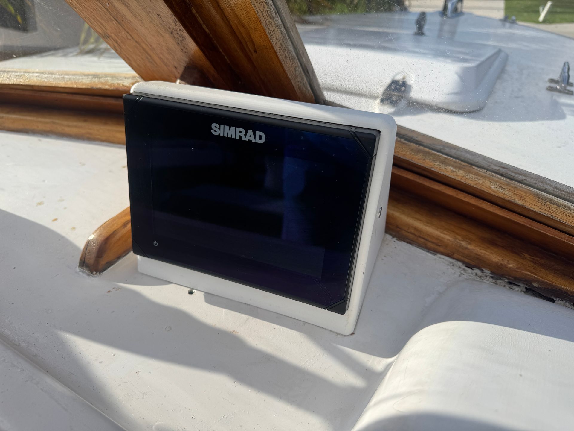 Simrad GO7 Pod Mount