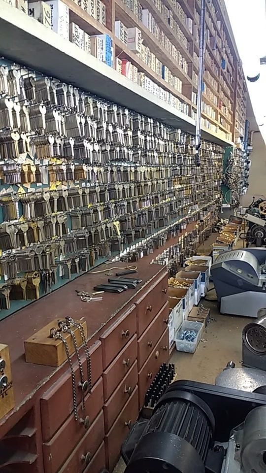 Henley's Key Service interior display