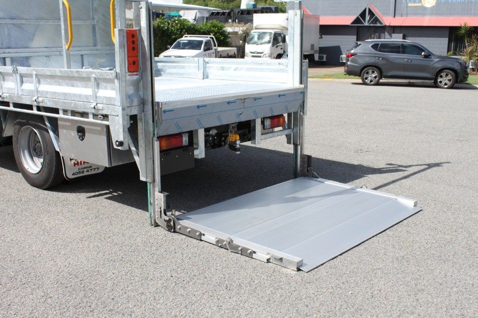 truck loading - image