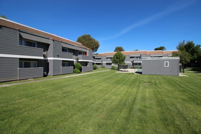 Vintage-A Grassy Courtyards