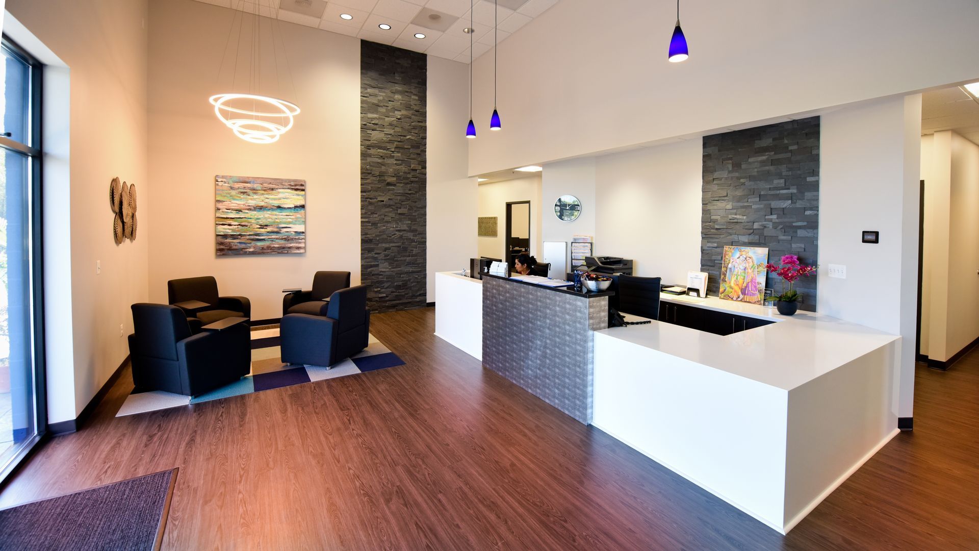 Front Desk Reception Area At Auto Body Shop | D&V Autobody