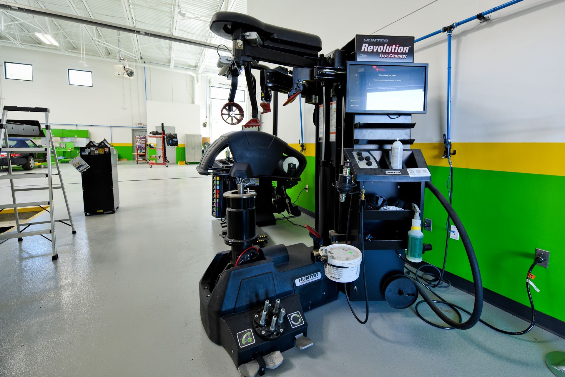 Specialized Repair Machines Inside Workshop | D&V Autobody