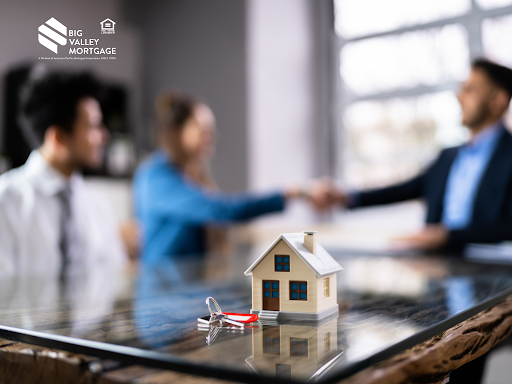 Small house figurine with couple and man shaking hands at table. Logo in the upper left corner.