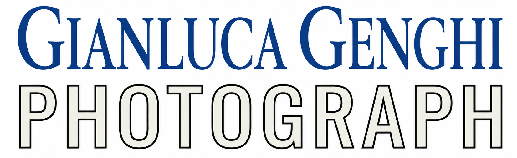 Logo del fotografo Gianluca Genghi, con il simbolo dell'otturatore della macchina fotografica nei colori blu e arancione.