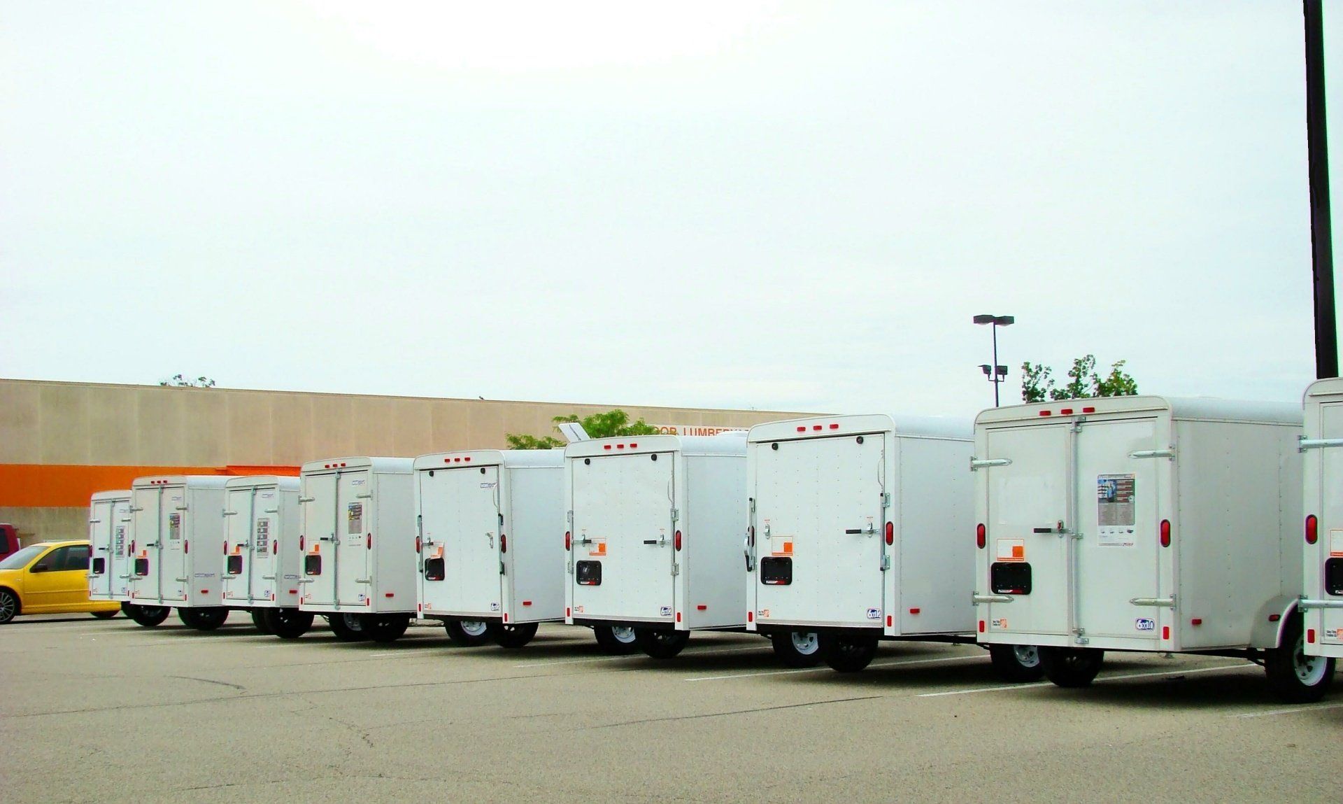 Achat et vente de remorques neuves et usagées.