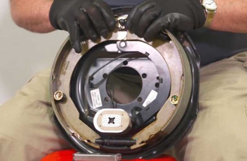 changement de bearing de roue.