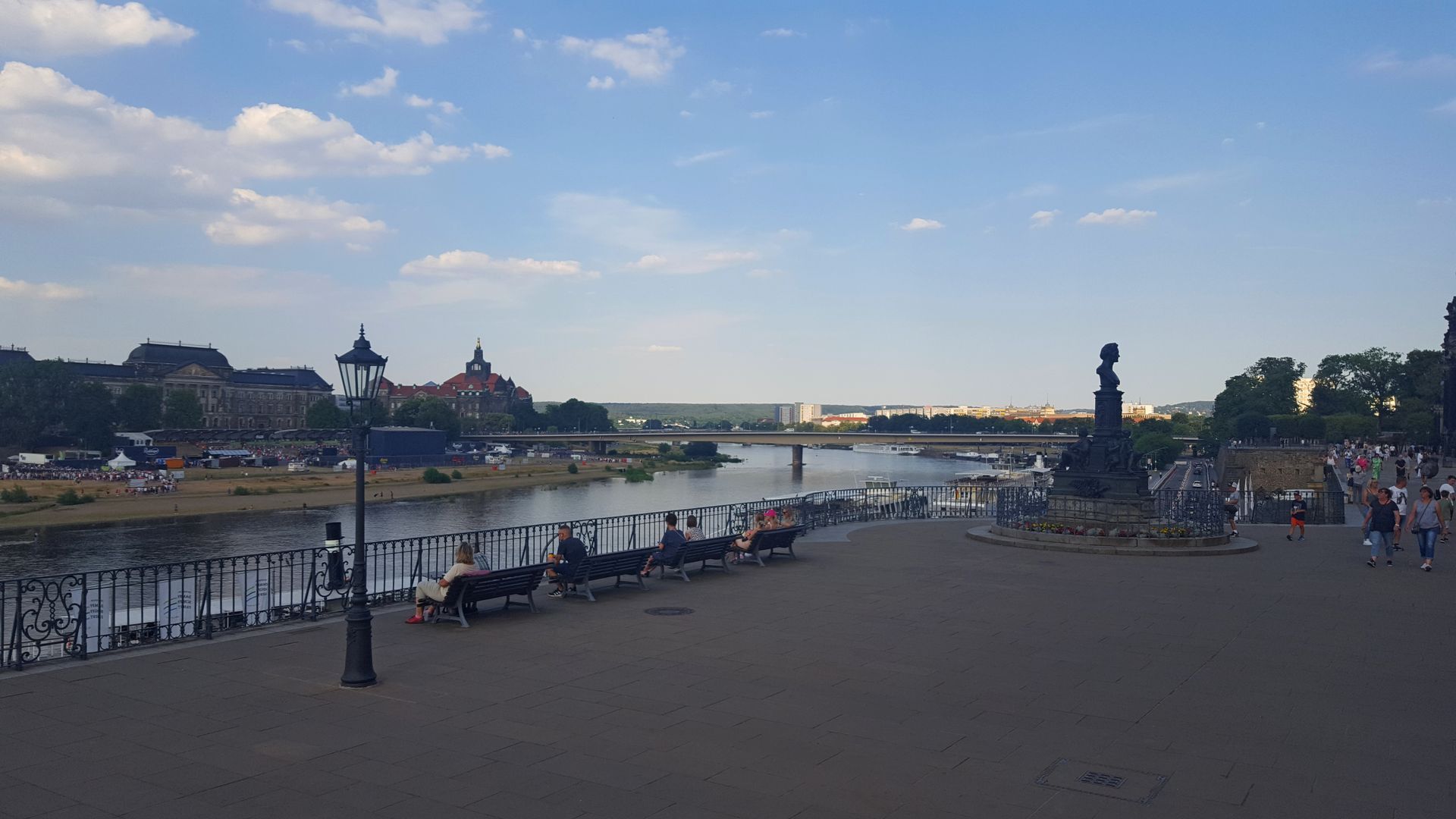 Die Brühlsche Terrasse und der Brühlsche Garten