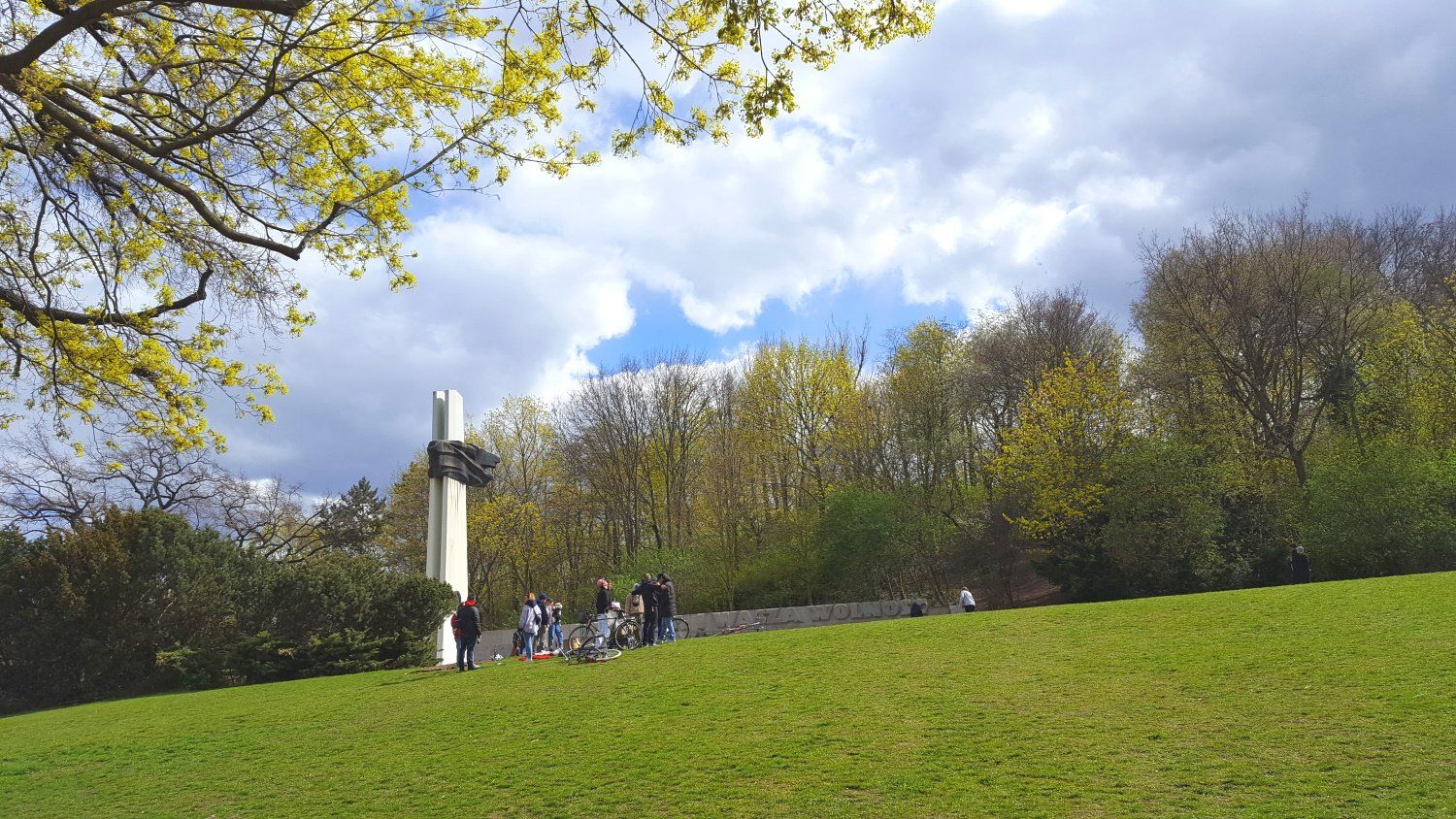 Volkspark Friedrichshain in Berlin. Denkmal des polnischen Soldaten