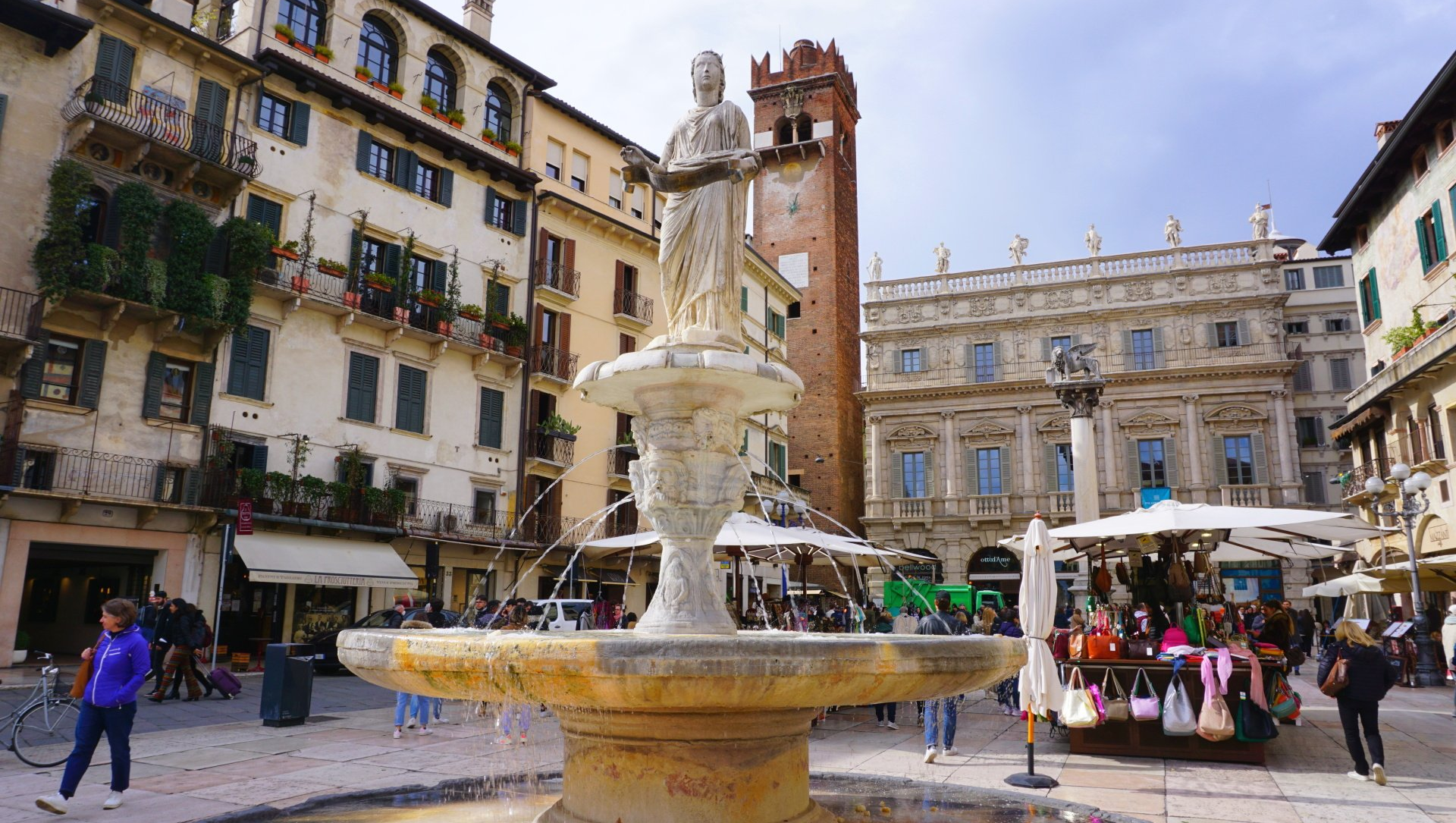 Piazza delle Erbe in Verona