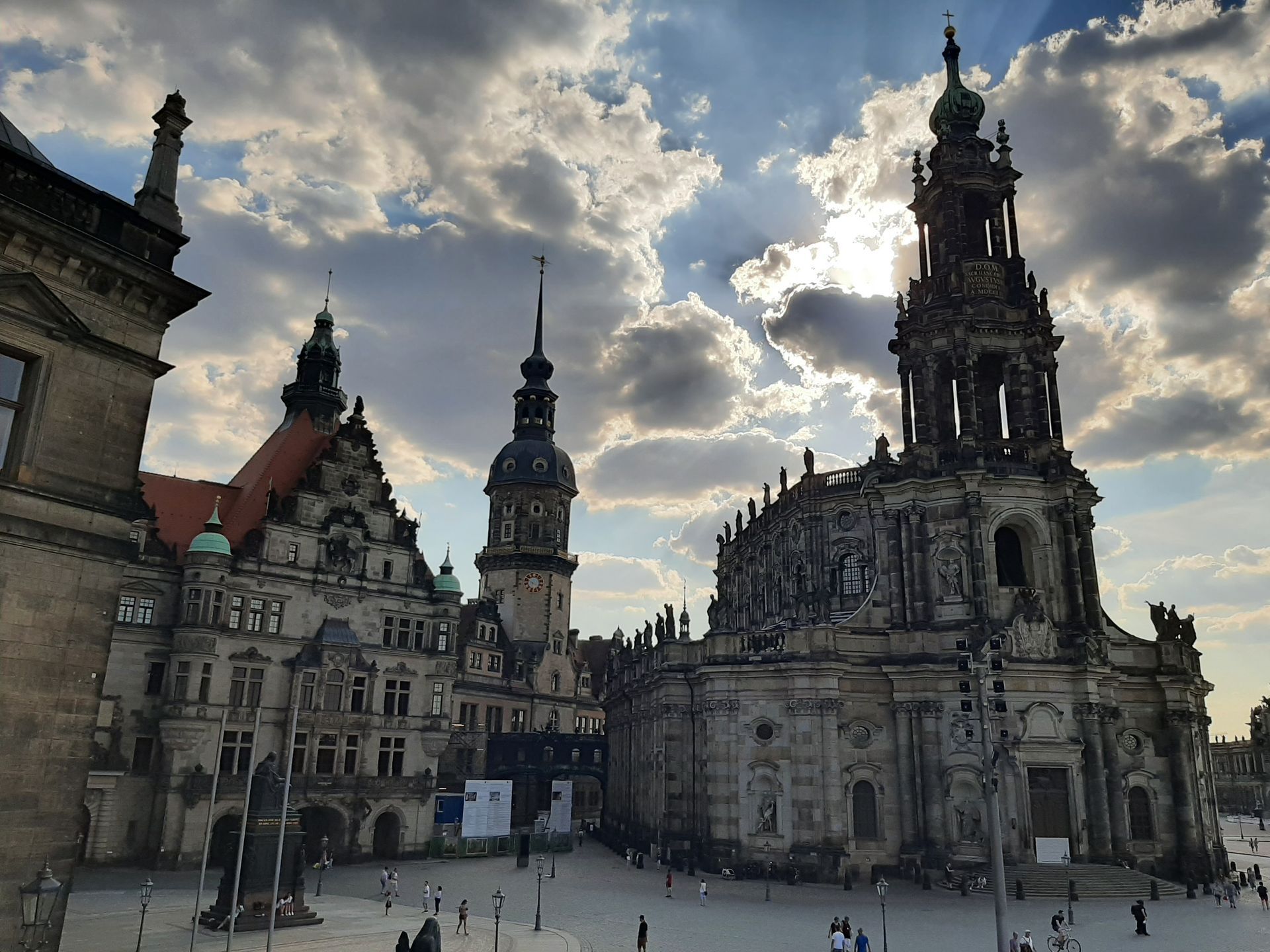 Residenzschloss mit Hofkirche in Dresden