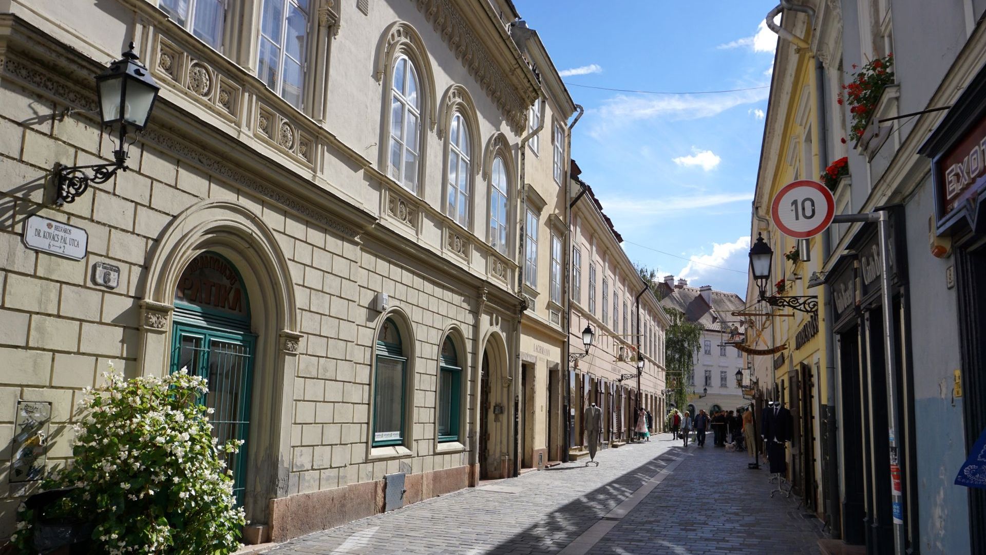 Gasse in Györ, Ungarn bei Tageslicht