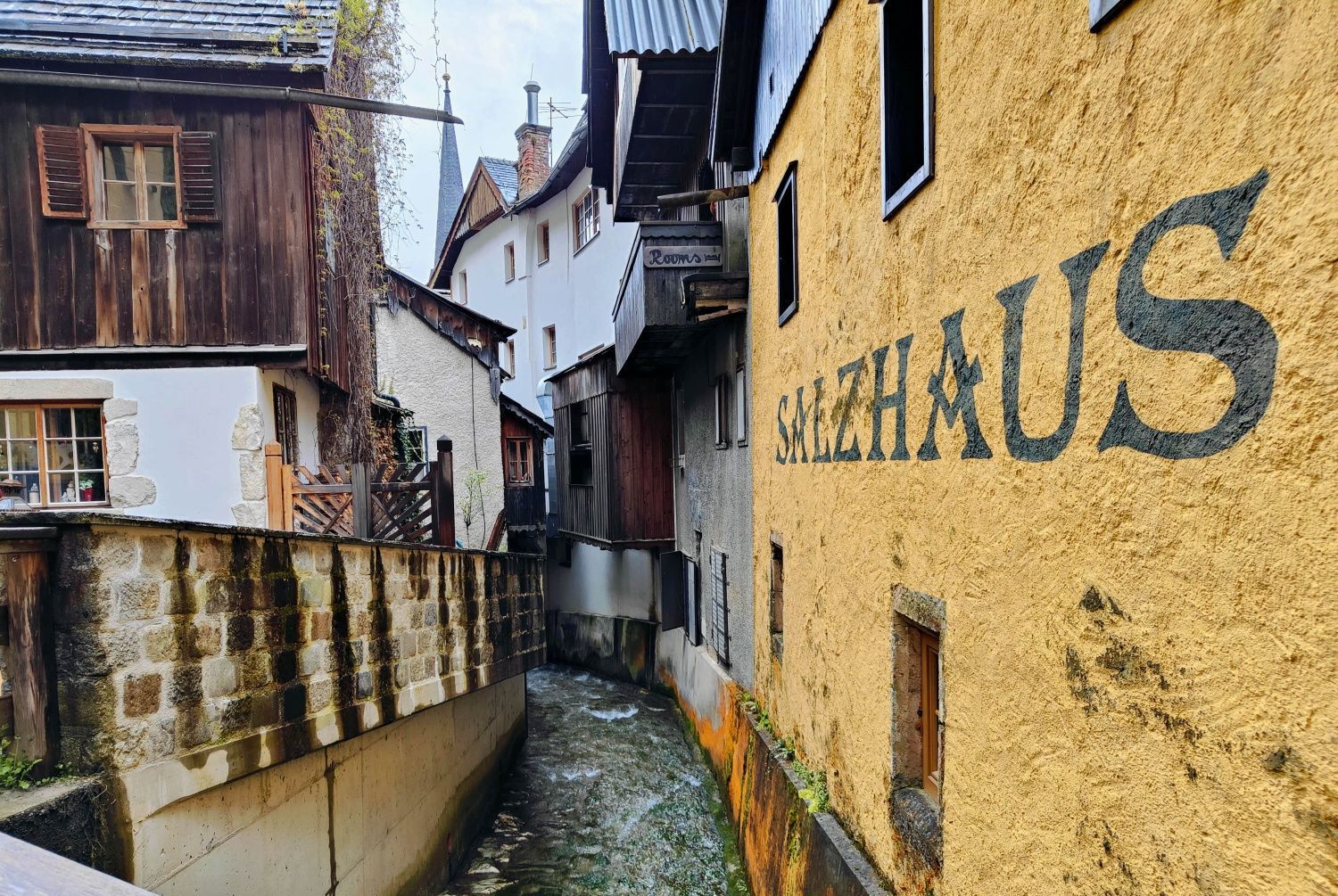 The word salzhaus is painted on the side of a building