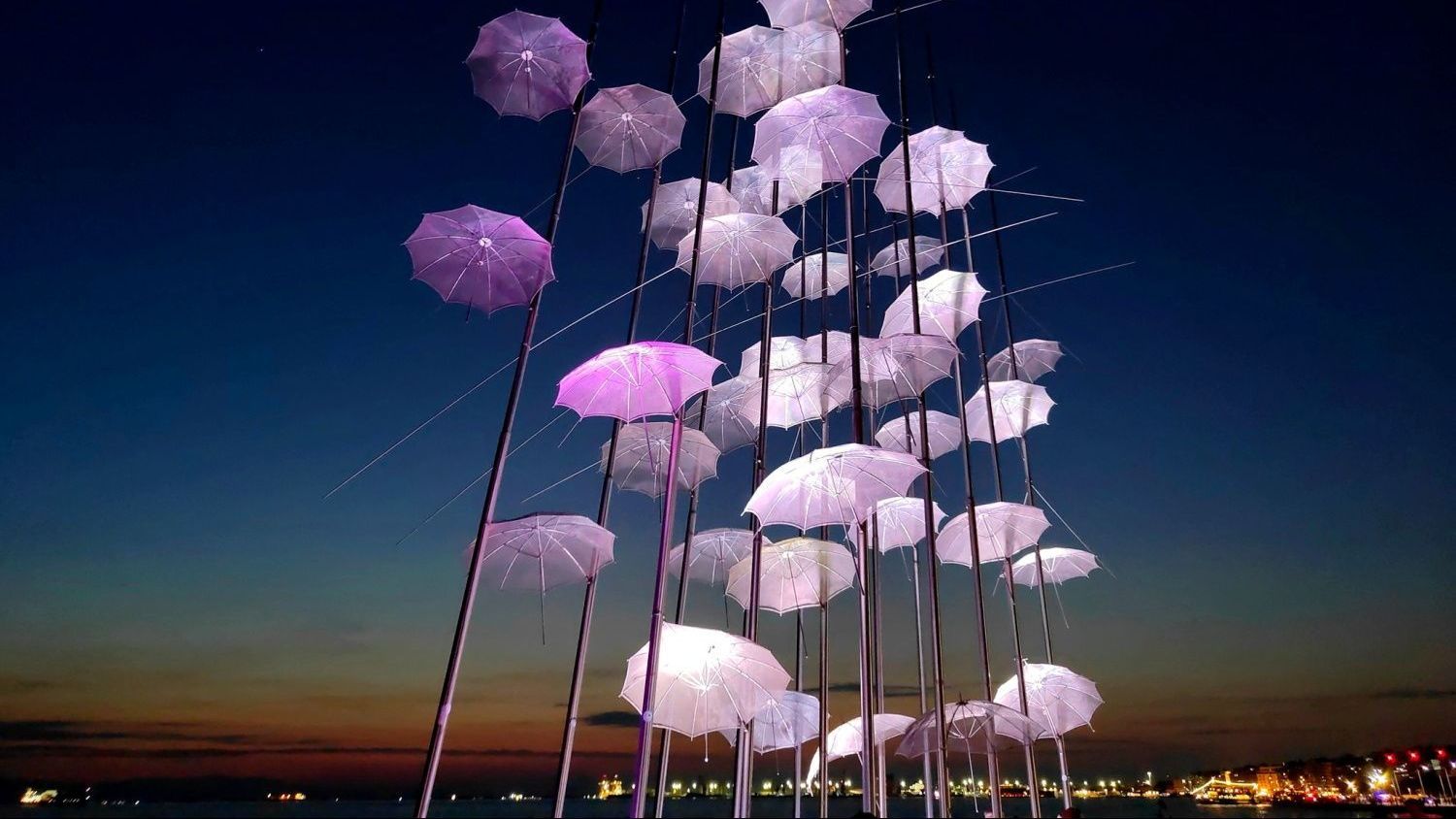 Regenschirm Installation Thessaloniki
