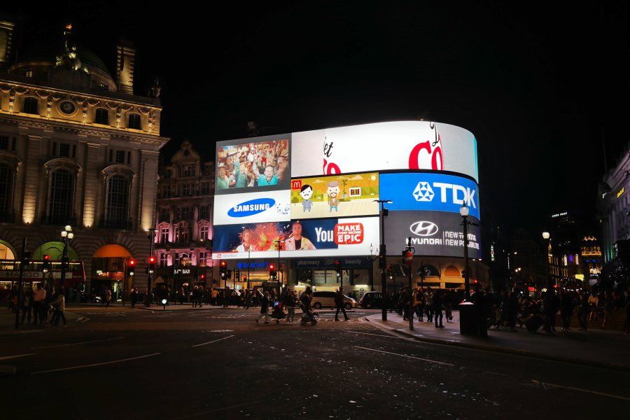 Piccadilly Circus in London bei Nacht