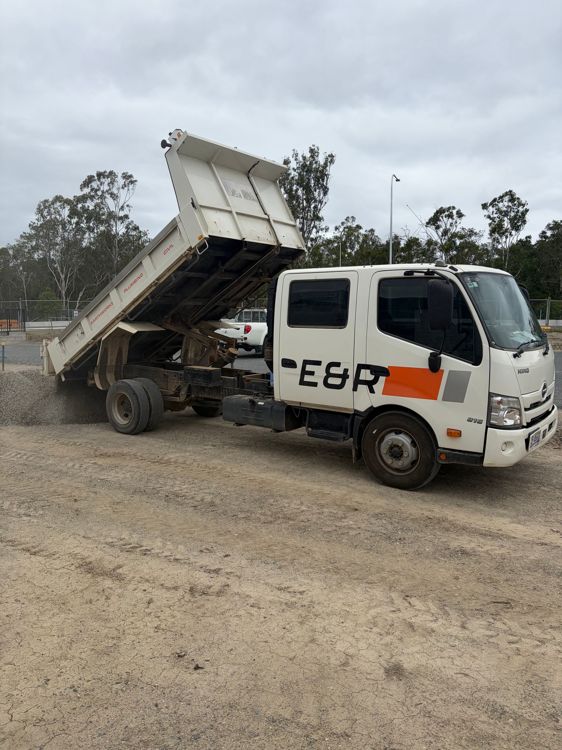 tip truck hire Burleigh