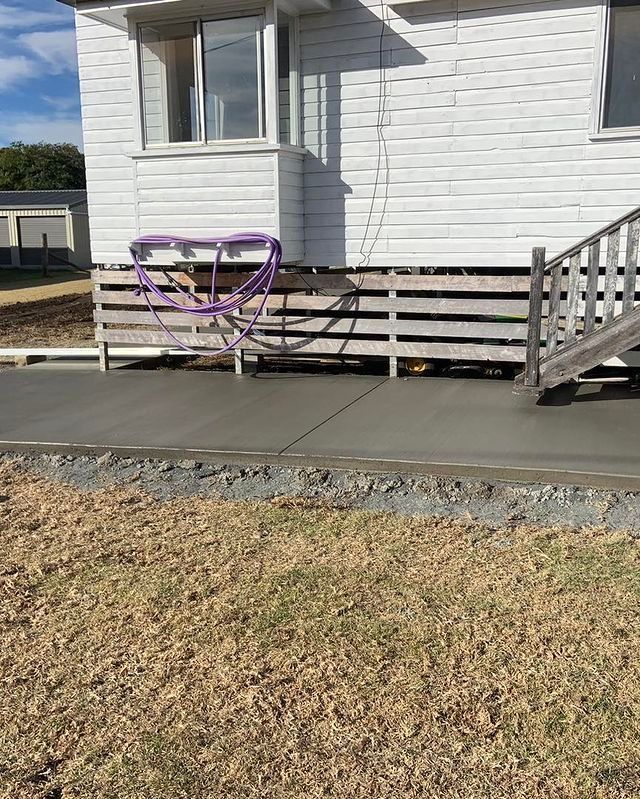 White House With a Concrete Walkway — Pedro's Concreting in Warwick, QLD