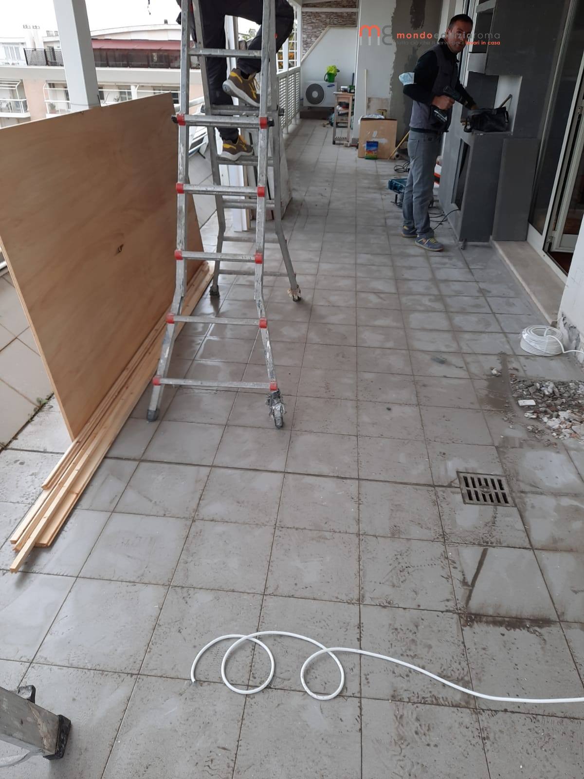 balcone in fase di restauro