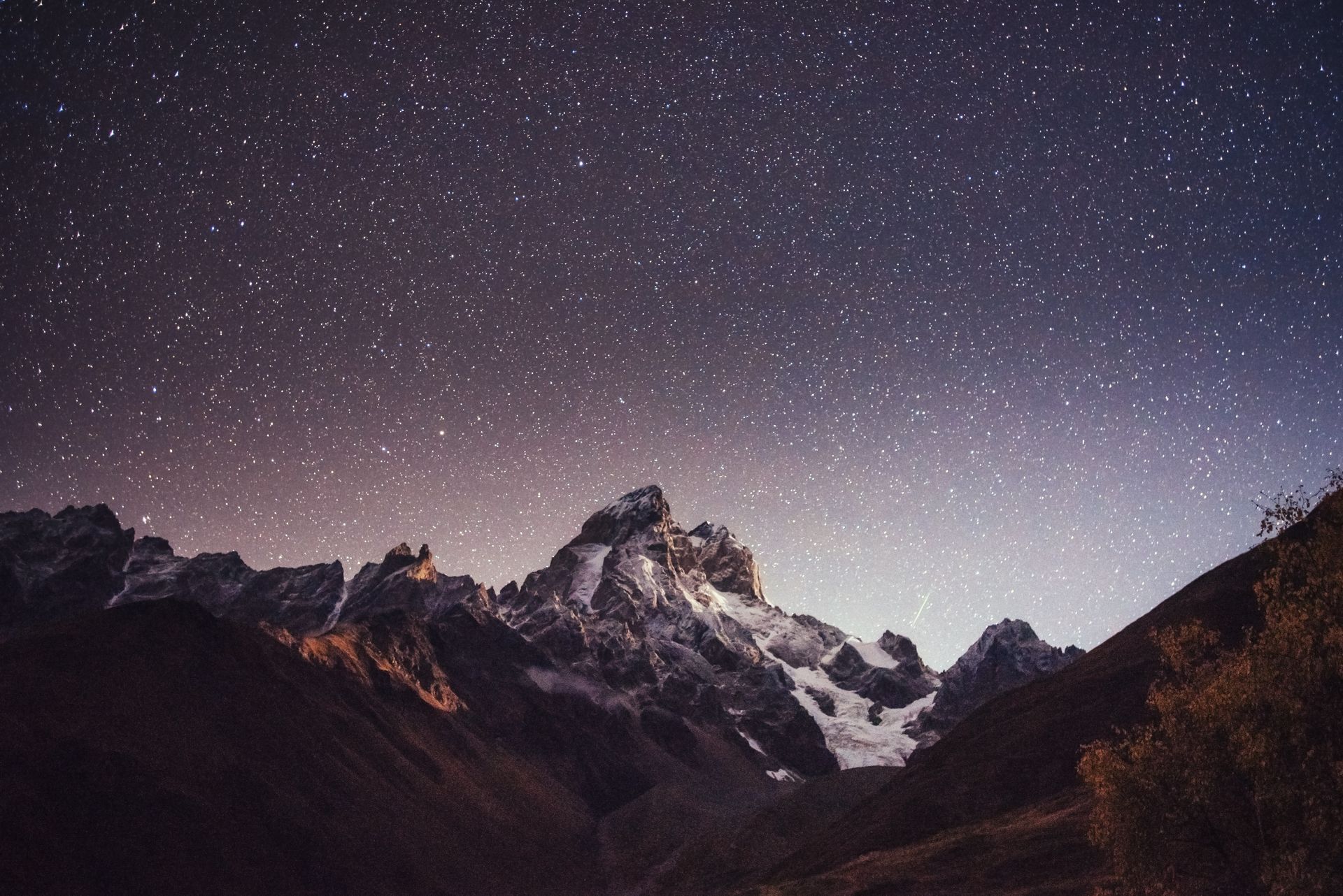 starry night with mountians