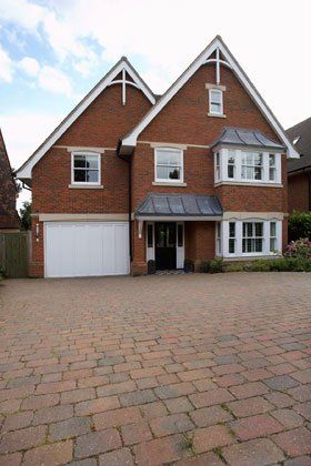 Contract cleaners - Reading, Berkshire - Cleanerz - Domestic - Driveway clean