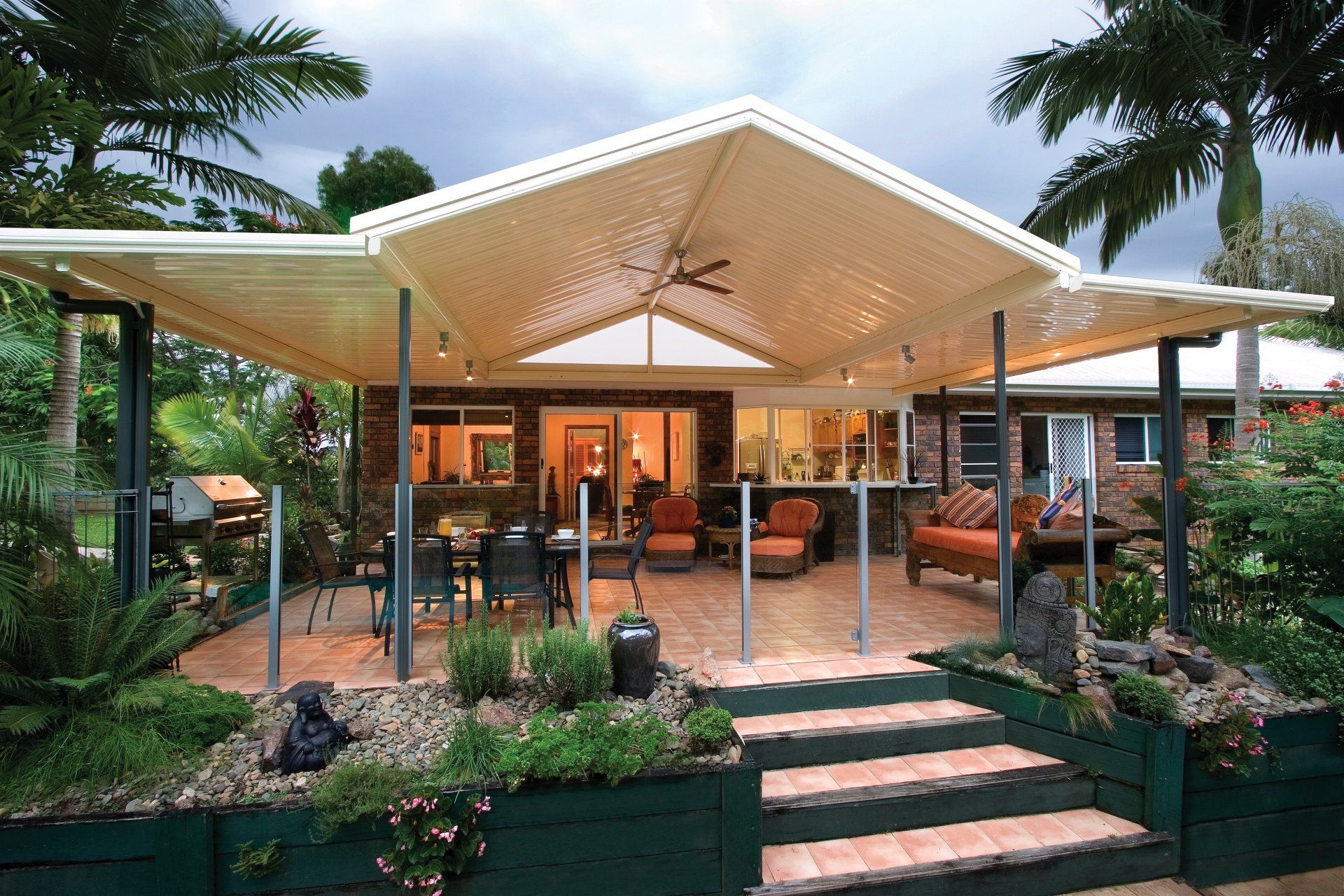 Trendy Outdoor Patio Pergola Shade Structure — Patio Builders In Toowoomba, QLD