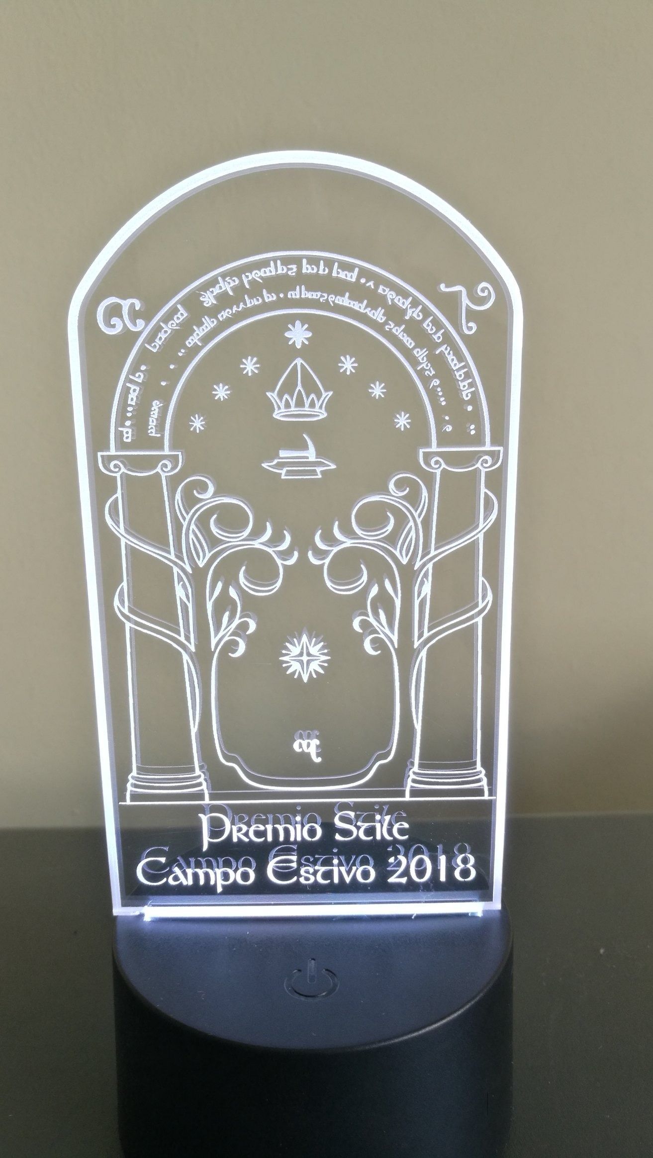 Trofeo in acrilico illuminato con la scritta