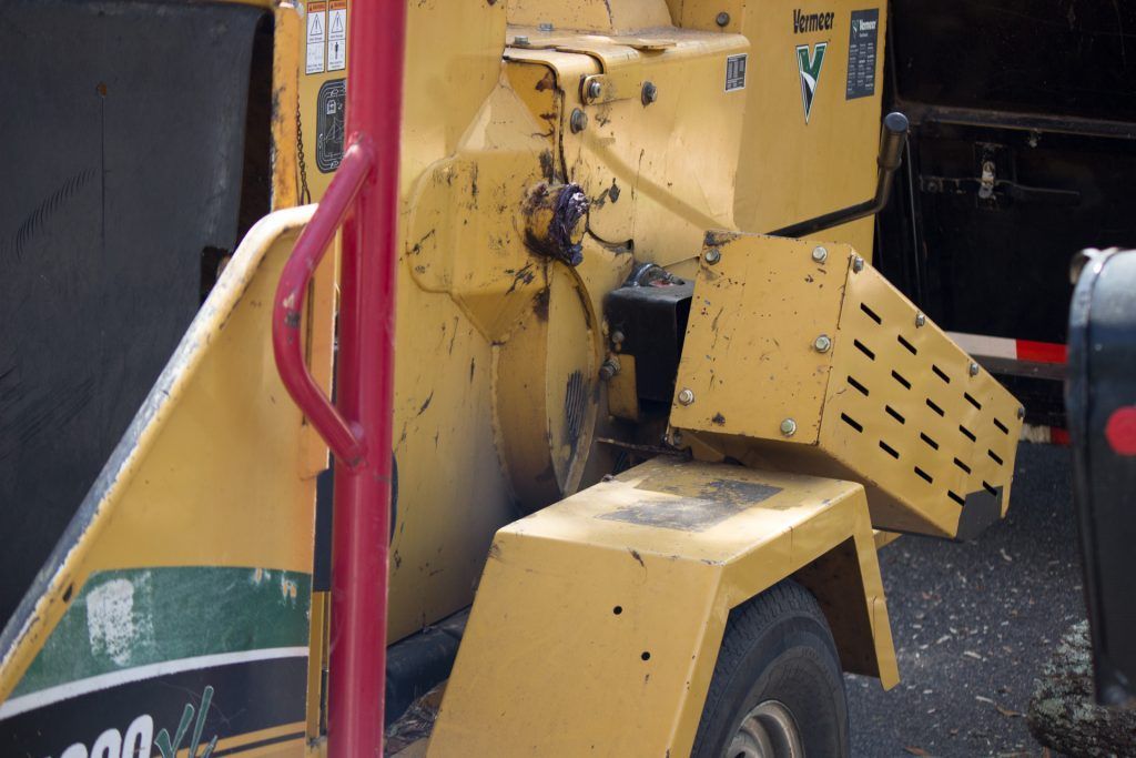 A yellow machine that says ' 200 ' on it.