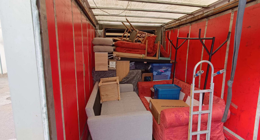 2 bedroom house move, our team start loading.