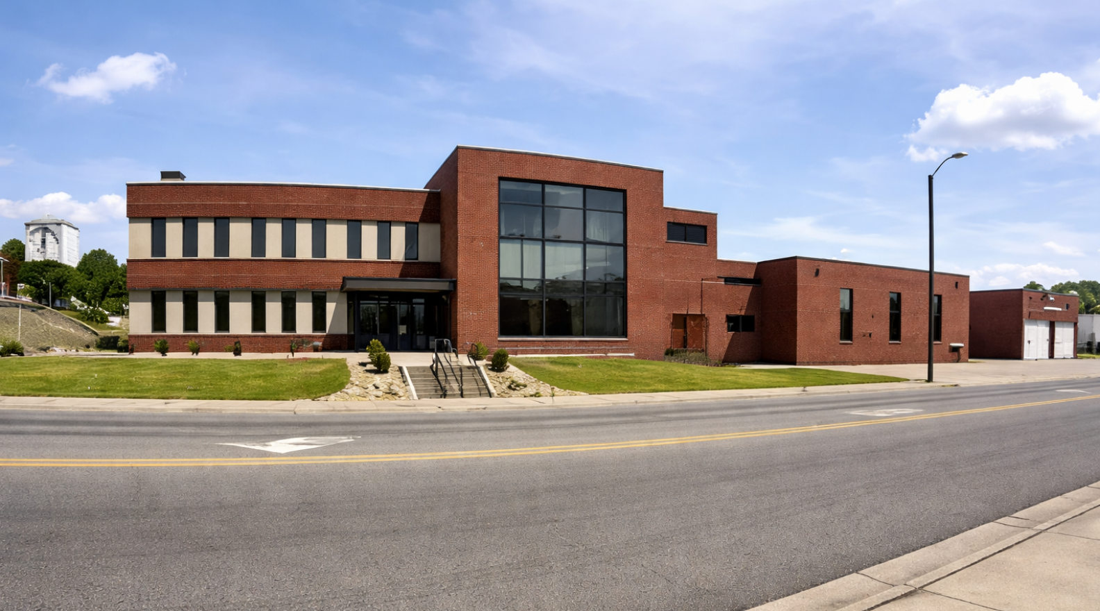 1916 West State Street Warhouse & Office Space For Lease - Property Specs on Image