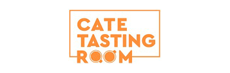 El logotipo de la sala de degustación de Cat es naranja y blanco.
