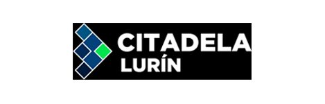 El logo de ciudadela lurín es negro con una flecha azul y verde.