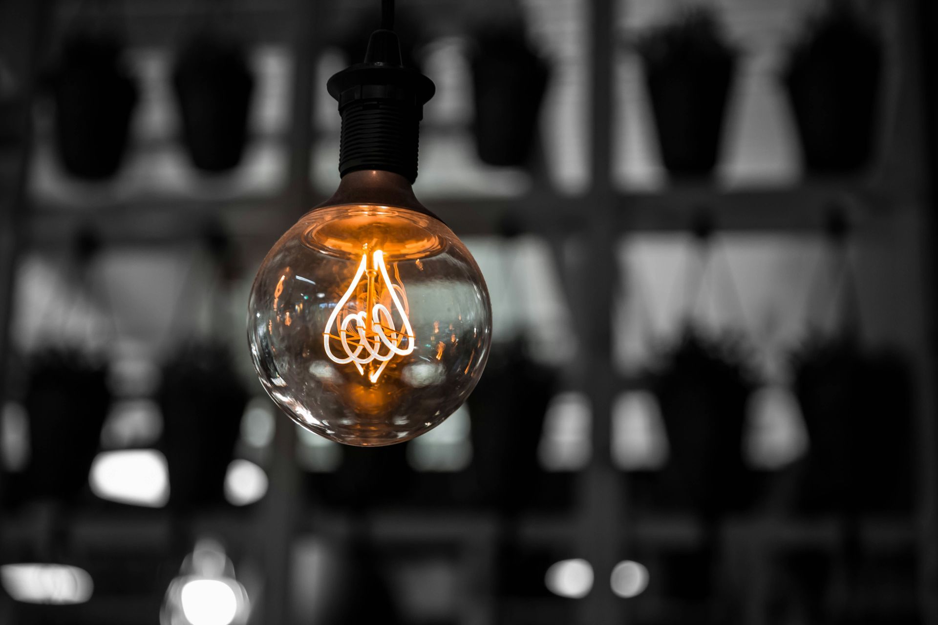Symbolbild: Glühbirne (Bildquelle: Jonny Caspari/Unsplash)