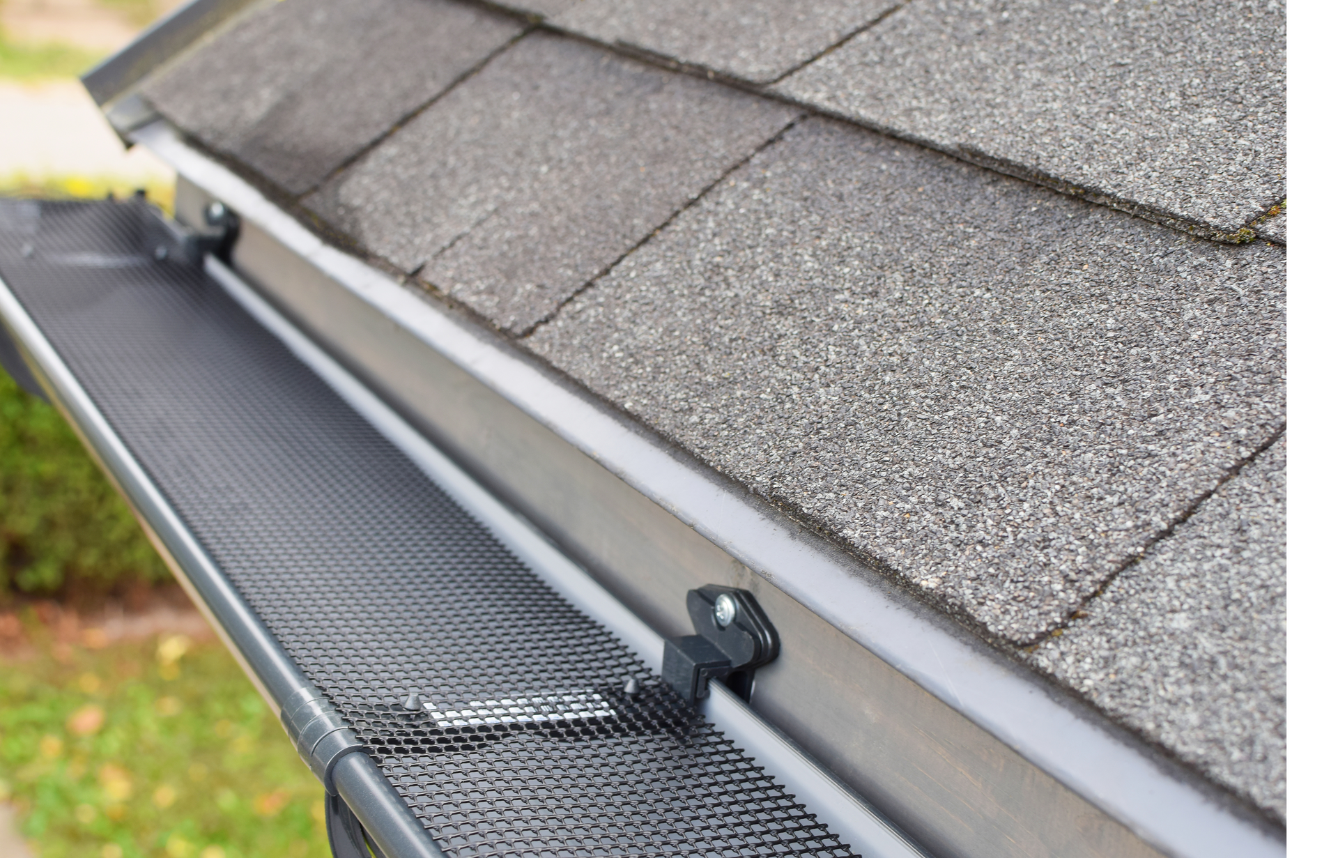 Gutter with new gutter screen leaf preventative system