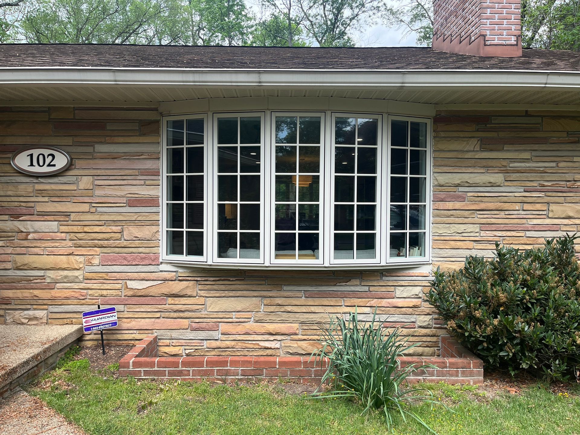 White Provia bay window installed in Severna Park Maryland