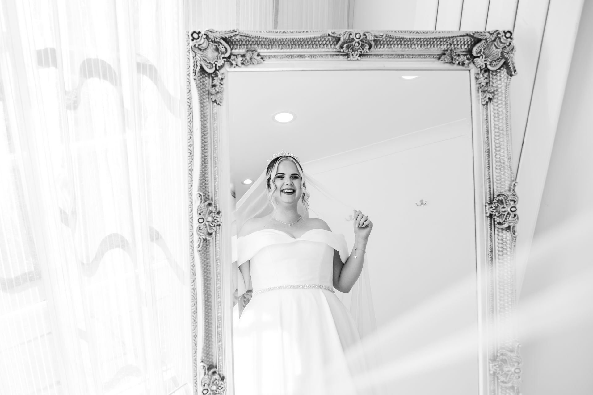 LS Photography - Trusted wedding photographer, bride black and white