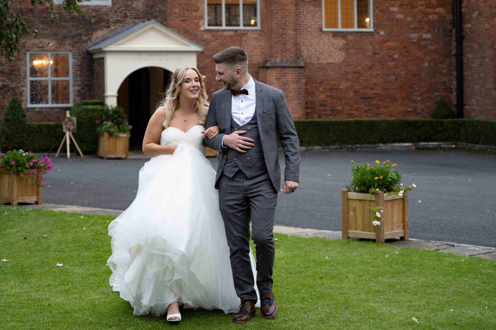 LS Photography - Trusted wedding photographer for bespoke packages