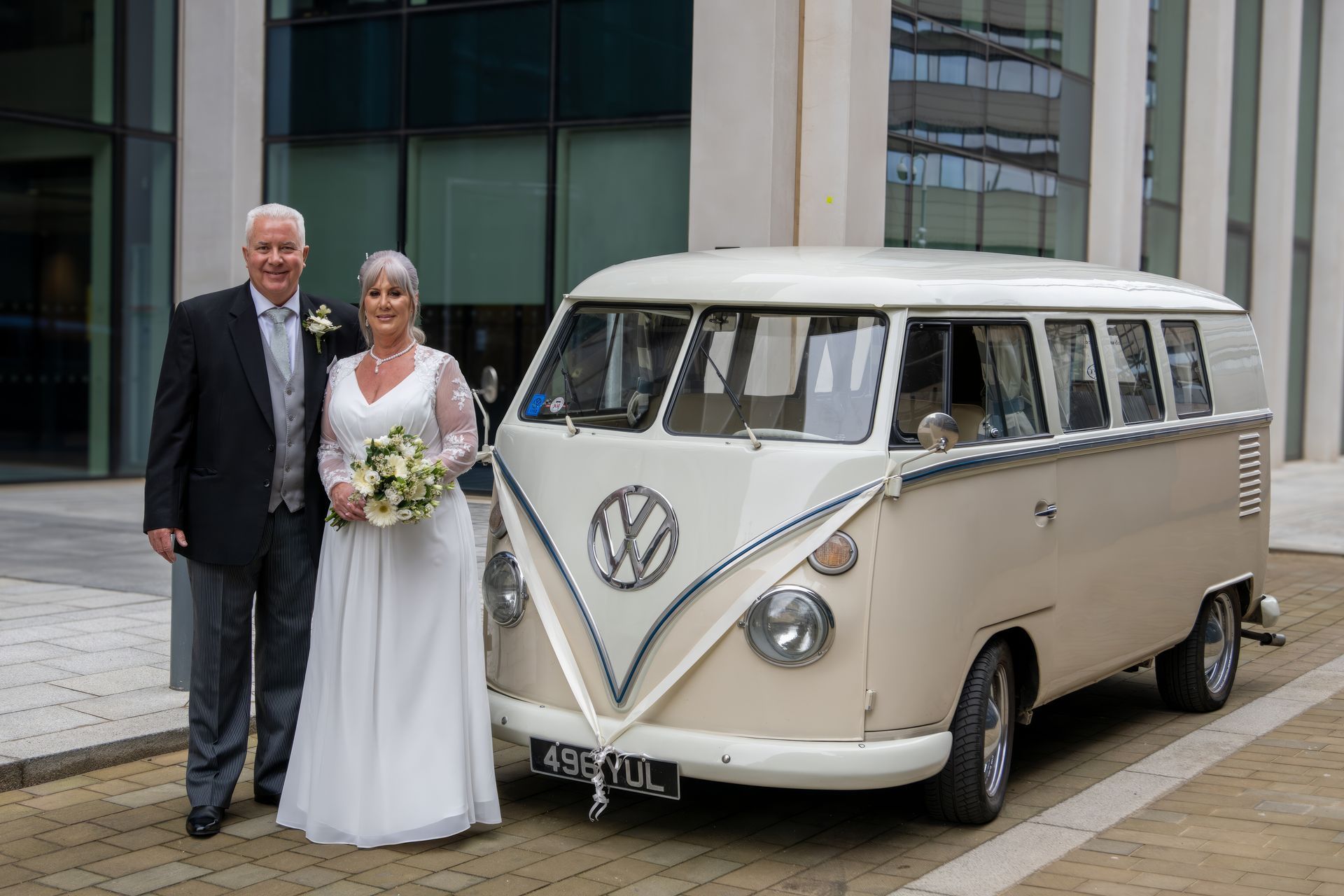 Your trusted wedding photographer in the UK - LS Photography - wedding car