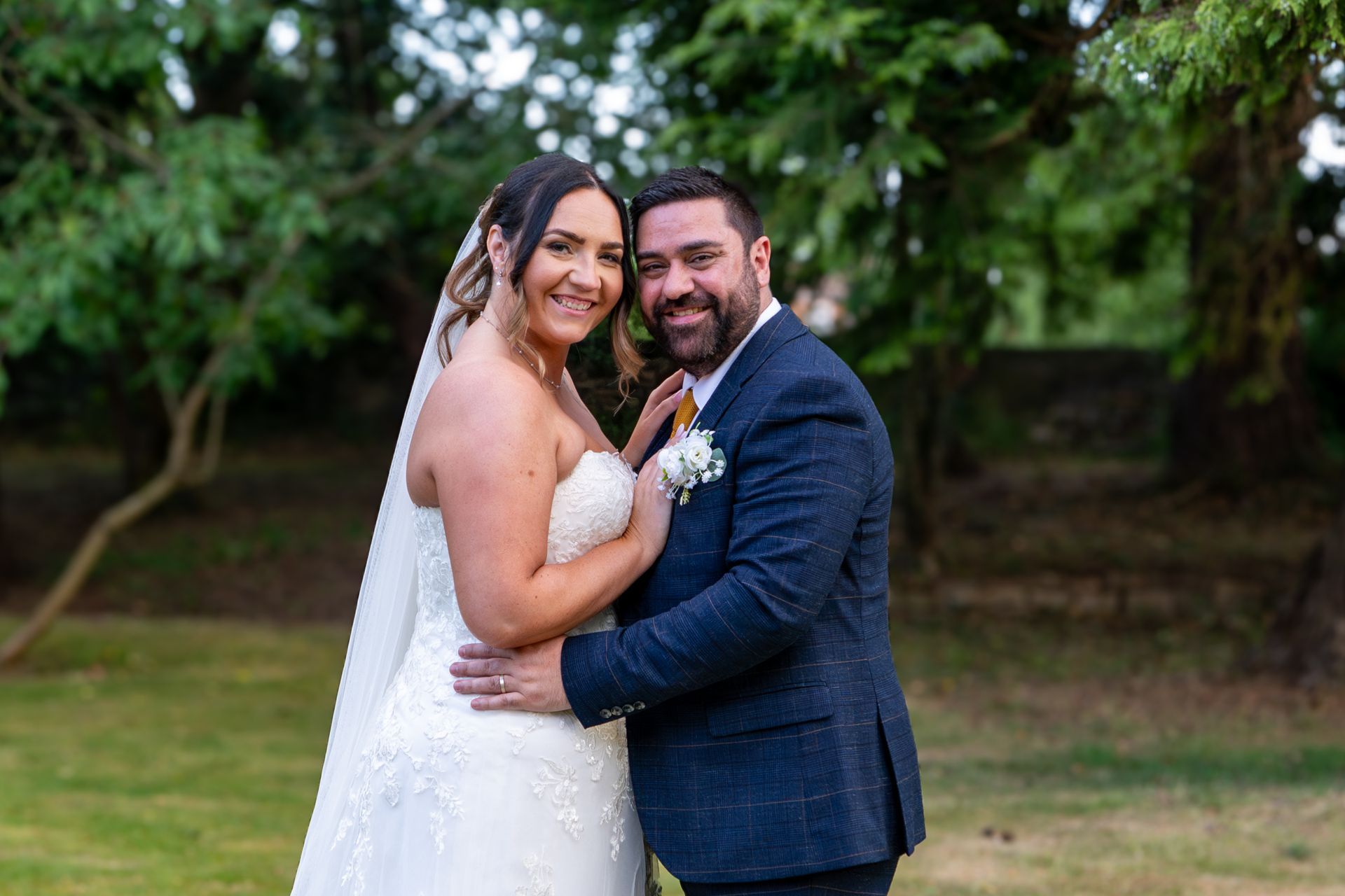 Trusted wedding photographer - LS Photography - couple happy