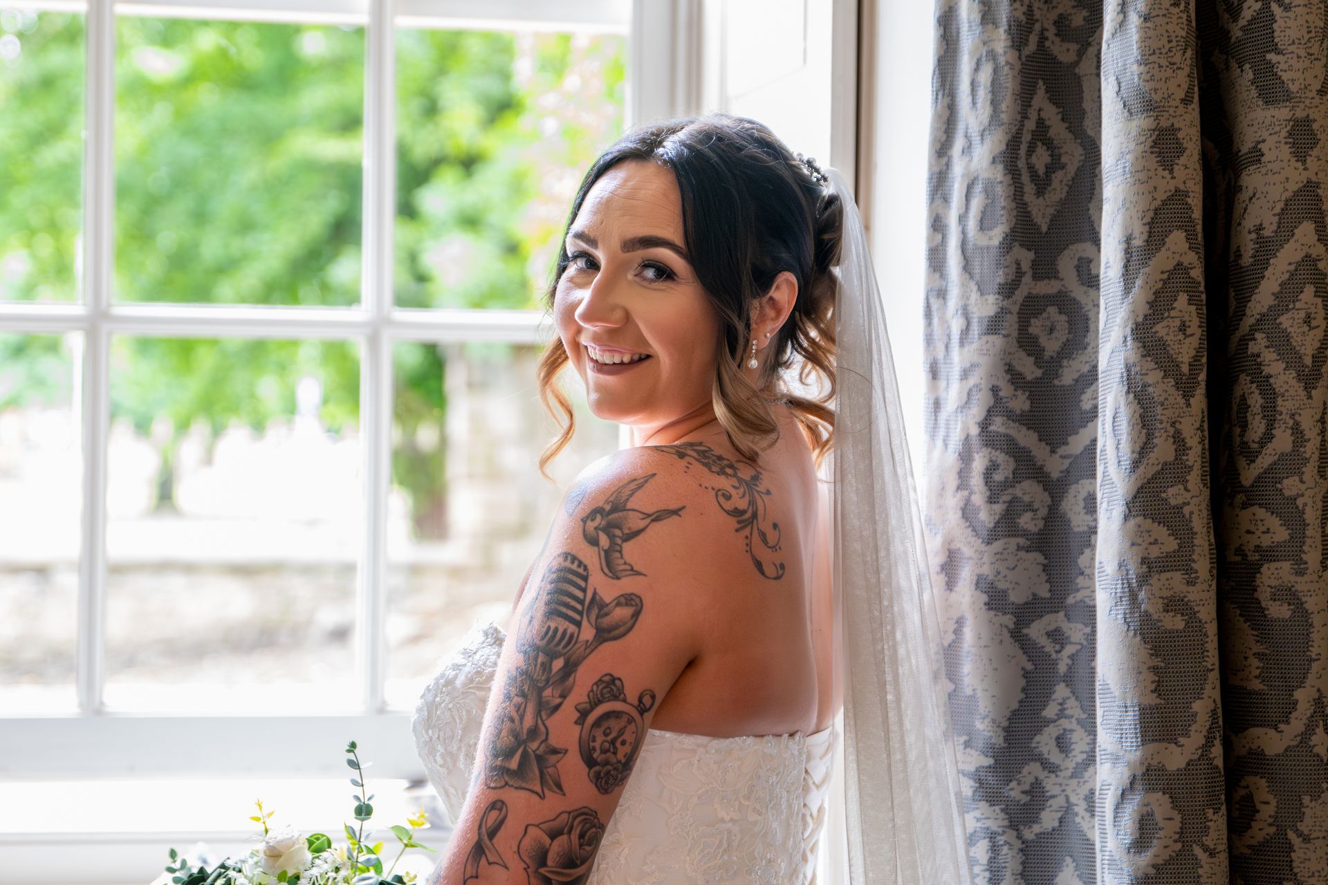 Trusted wedding photographer - LS Photography - pre ceremony