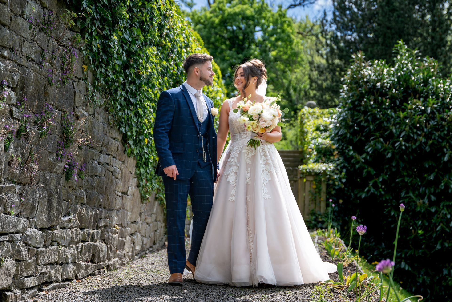Trusted wedding photographer - LS Photography - outdoors