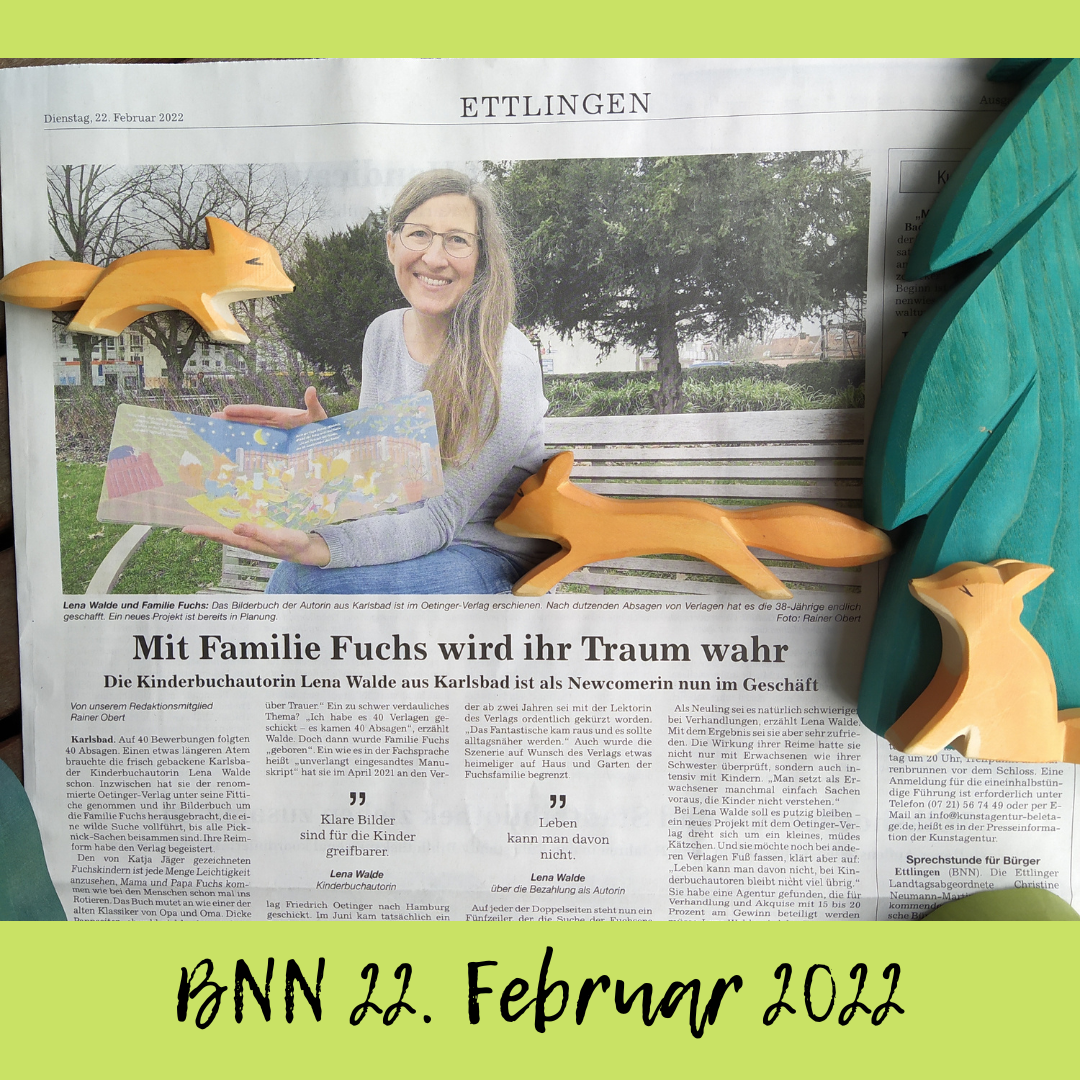 Eine Zeitung mit dem Bild der Autorin Lena Walde.