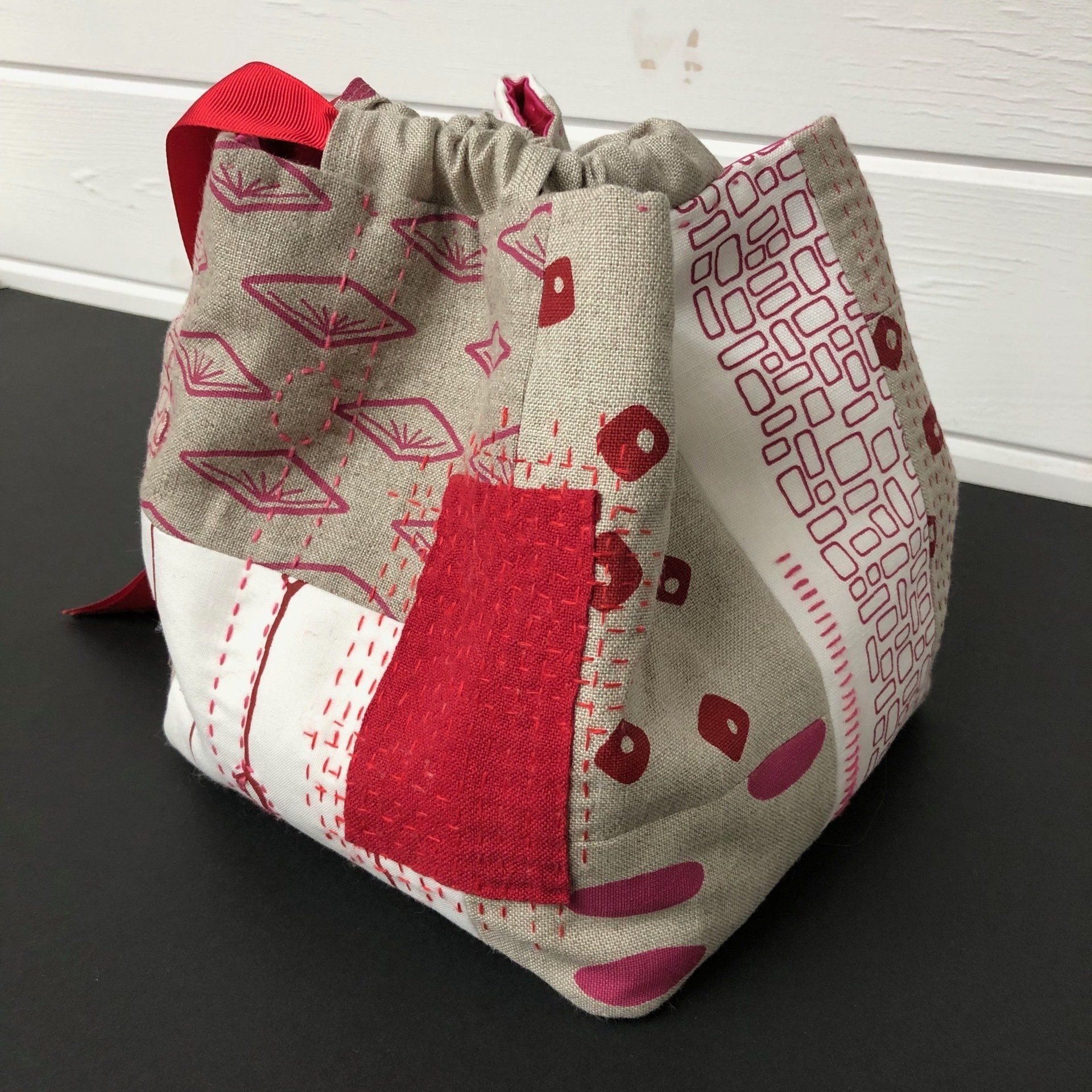 Free Quilted Tote Bag Tutorial Using the Modern Fans Pattern