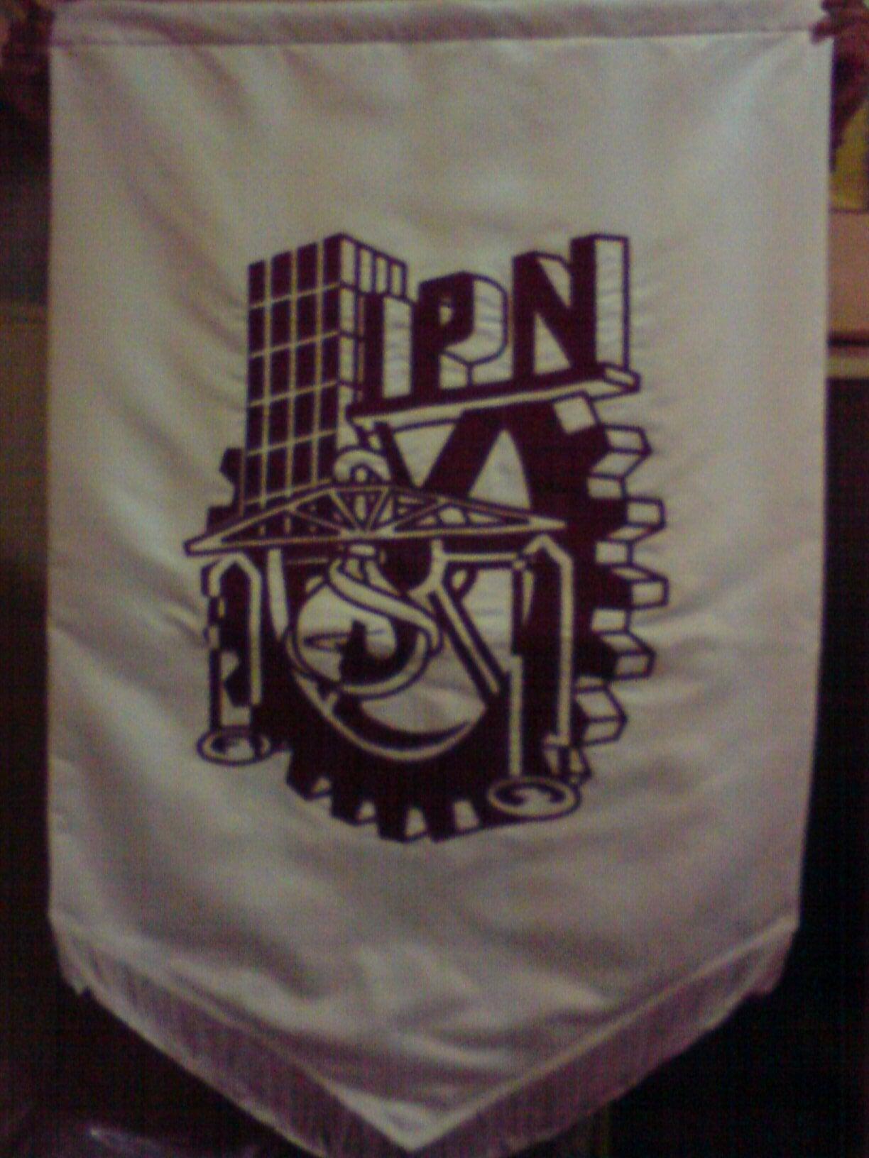 BANDERAS Y BANDEROLAS