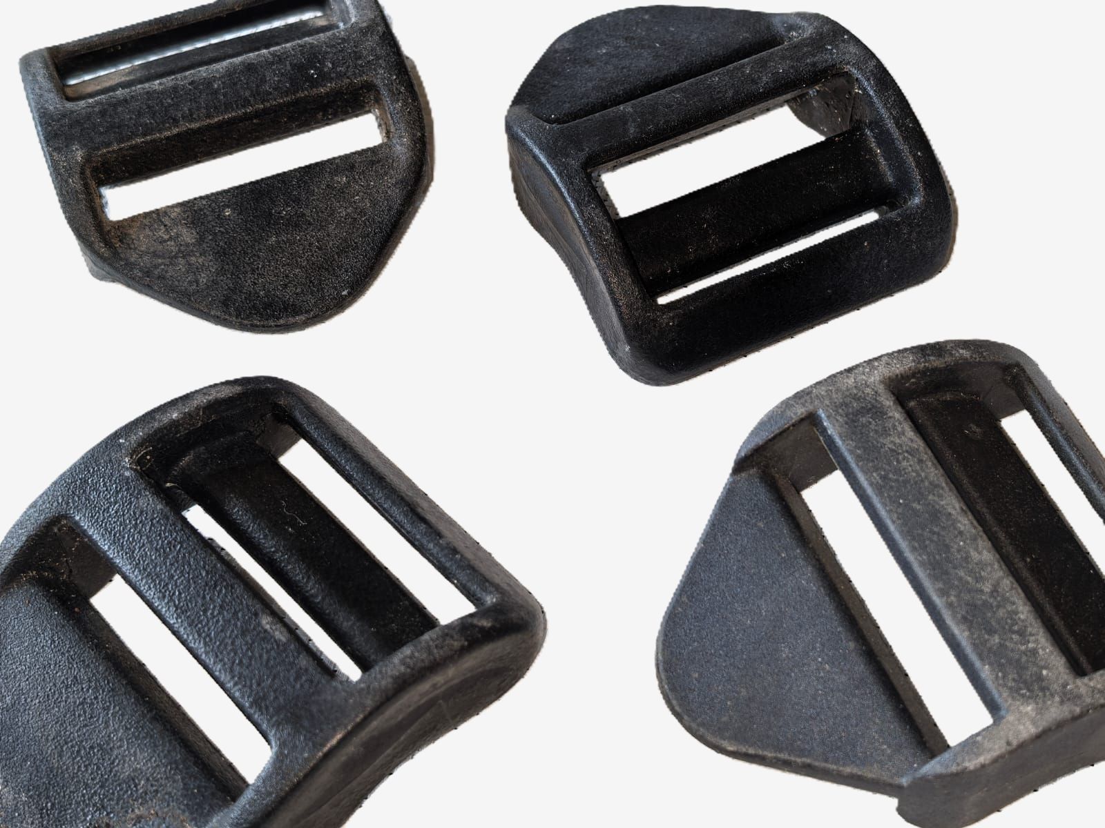 HEBILLA PLASTICO ALTA DENSIDAD PARA TENSAR LONAS