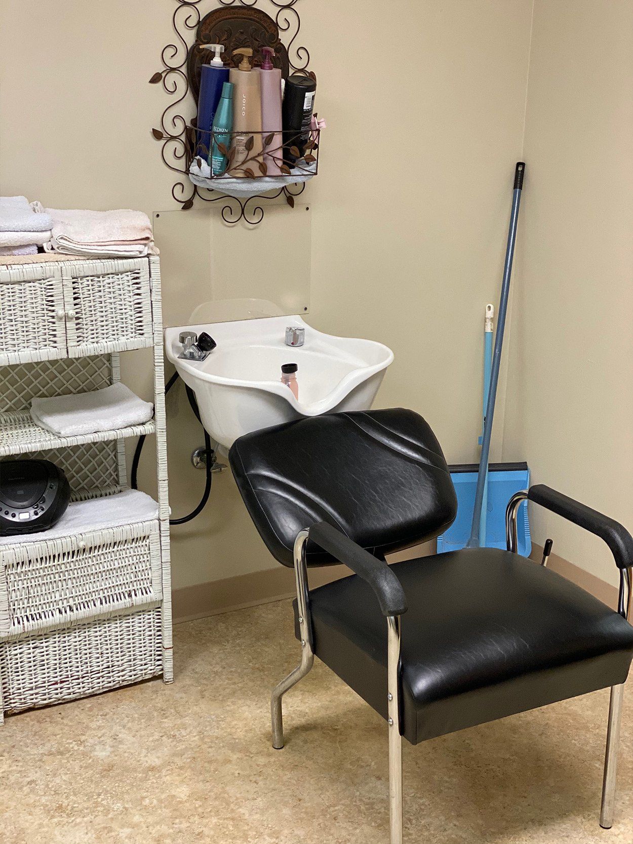 Hair Wash Area — Springfield, IL — Capitol Retirement Village