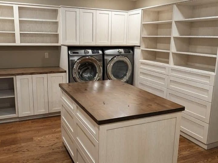 Custom walk in closet. Mid Missouri