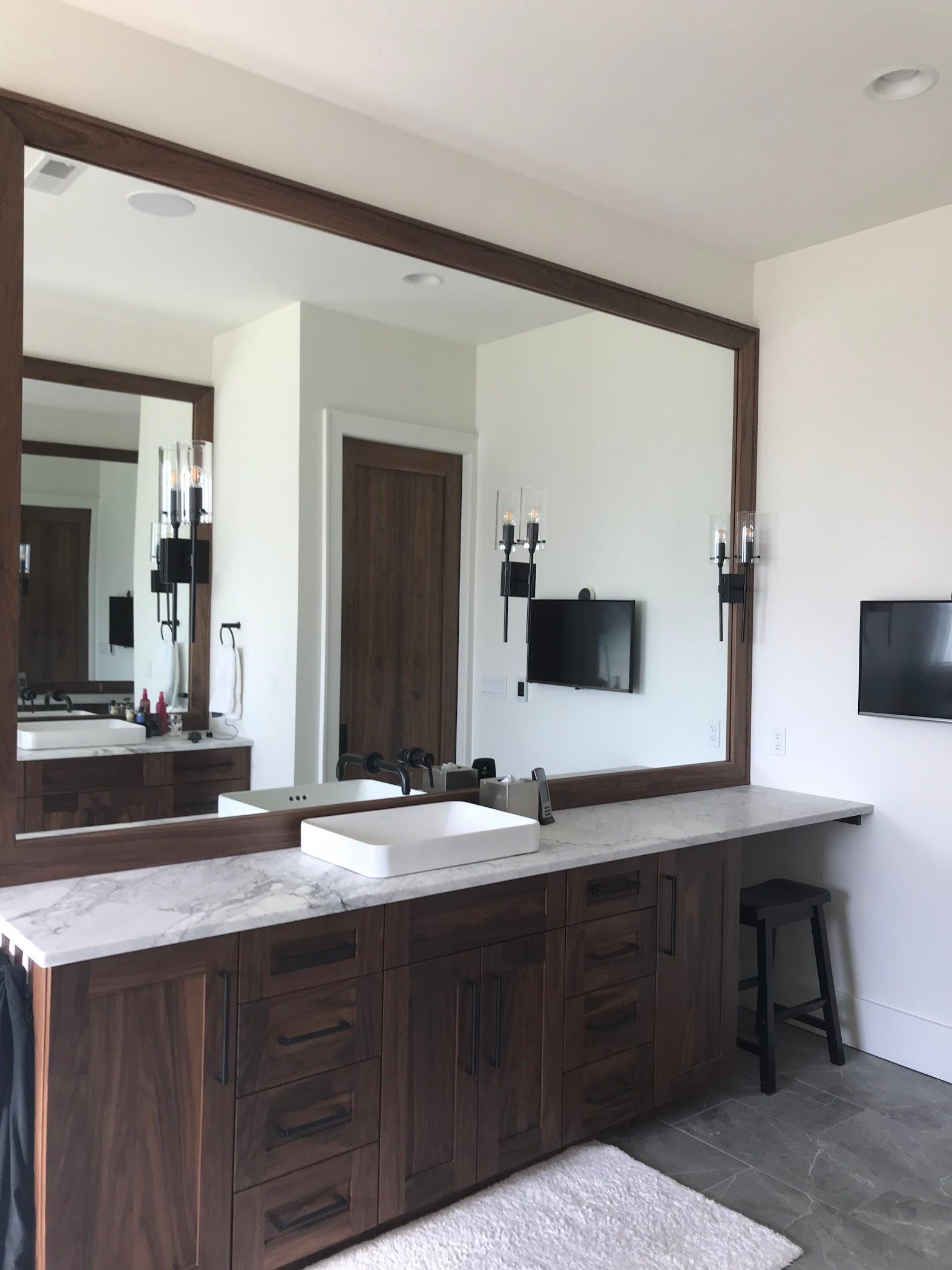 Custom bathroom cabinets  Columbia, MO